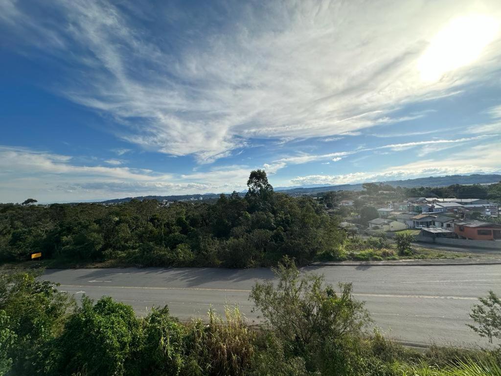 Lindo Inteiro Proximo Ao Centro De Criciuma